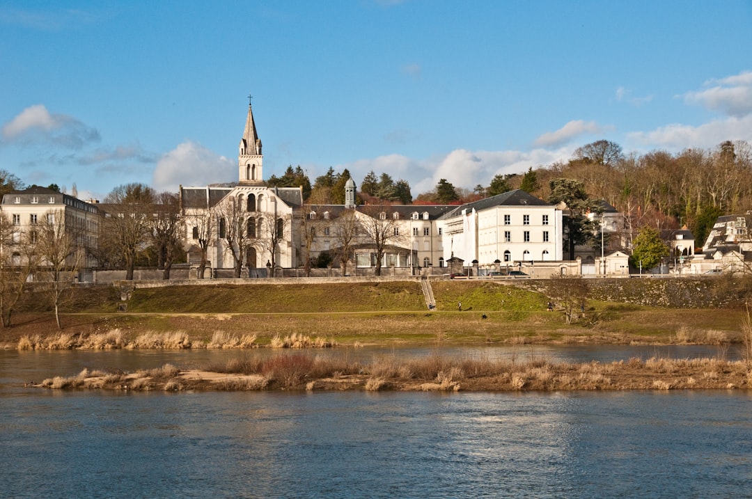 découvrez des visites guidées exceptionnelles qui vous plongeront au cœur de l'histoire et de la culture. explorez des destinations fascinantes avec des guides experts passionnés, prêts à partager leurs connaissances et anecdotes. parfait pour les amateurs d'aventure et de découvertes uniques!